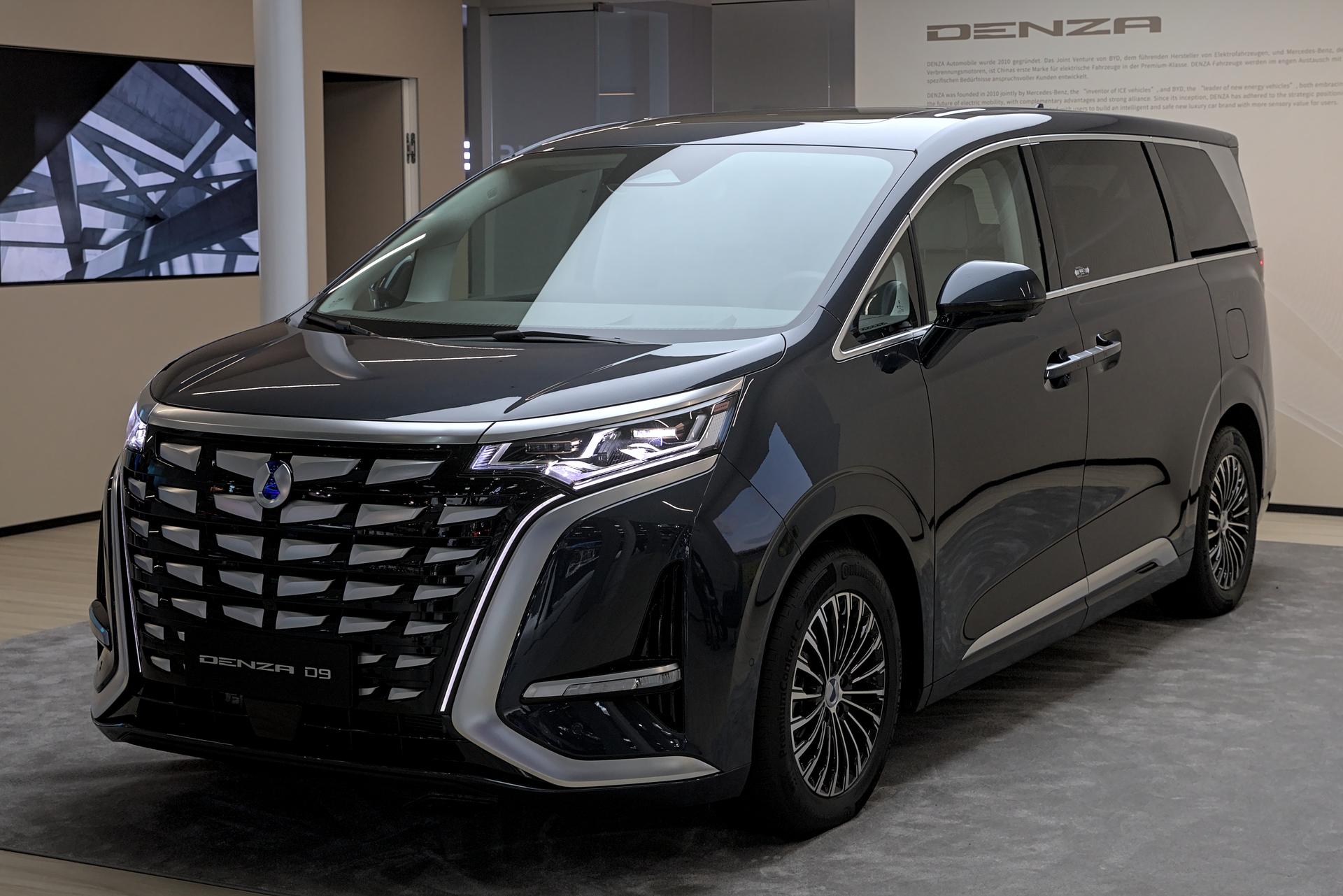 Denza D9 luxury MPV in dark grey, front three-quarter view at the 2023 Munich motor show
